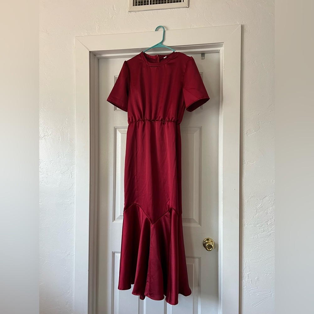 Satin burgundy fishtail dress